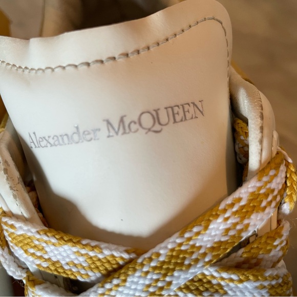 Alexander McQueen sneakers size 37.5 white and yellow gold. - Picture 6 of 7